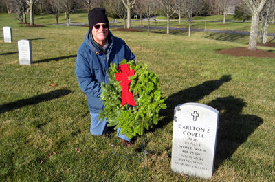 ESS Capital Region V-P Booth places a wreath on grave of Past Chapter President ('77-'80) Carton E. Covell